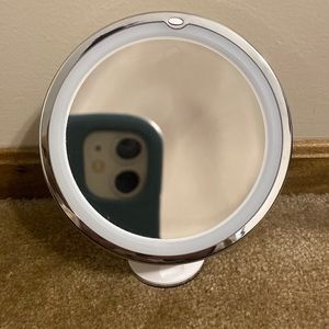 Small vanity or travel mirror